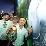 Se vuelca Nogales en homenaje al campeón mundial Óscar Valdez